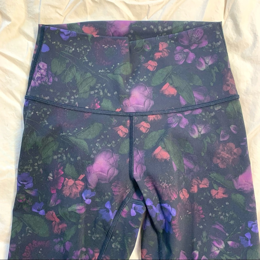 Lululemon Wunder Under High Rise Crop Legging 21”
in Frozen Flourish Multi 4 - Picture 4 of 12